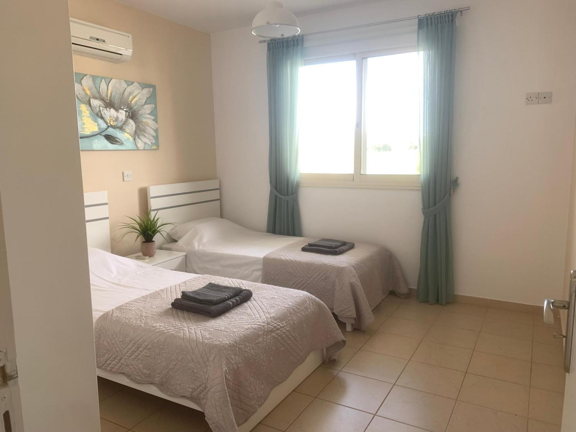Royal Seacrest Residence Paphos Exterior foto